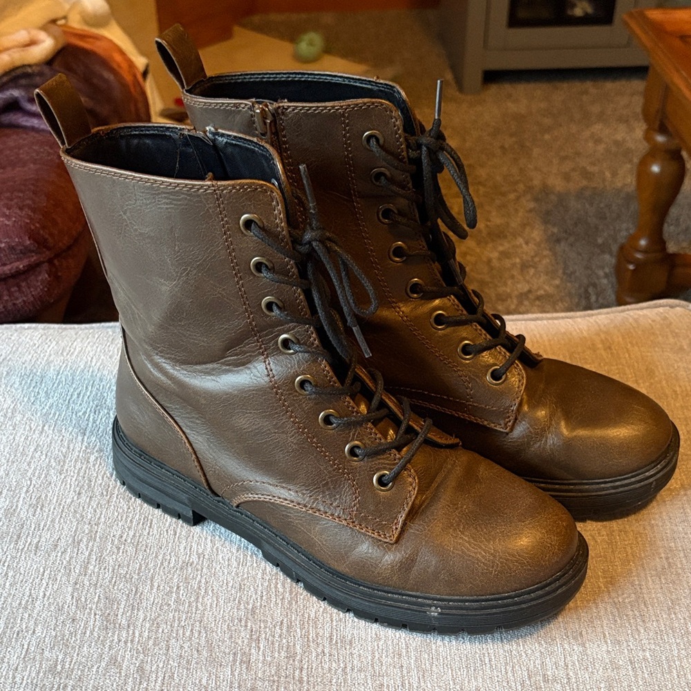Women’s SO Brown Leather Like Boots